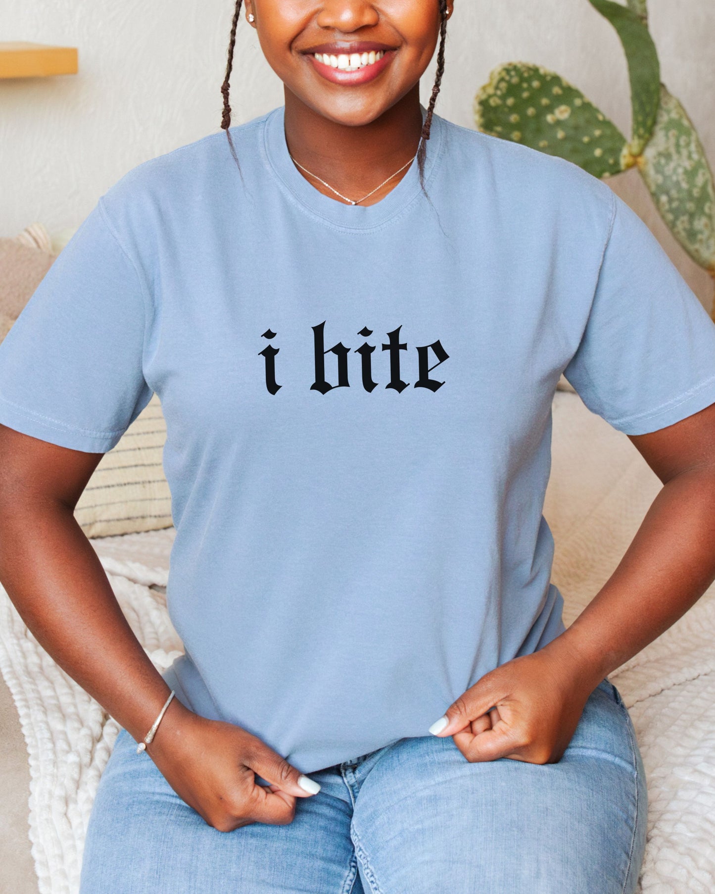 i bite t-shirt – Comfort Colors Gothic Engraved Style Graphic Tee