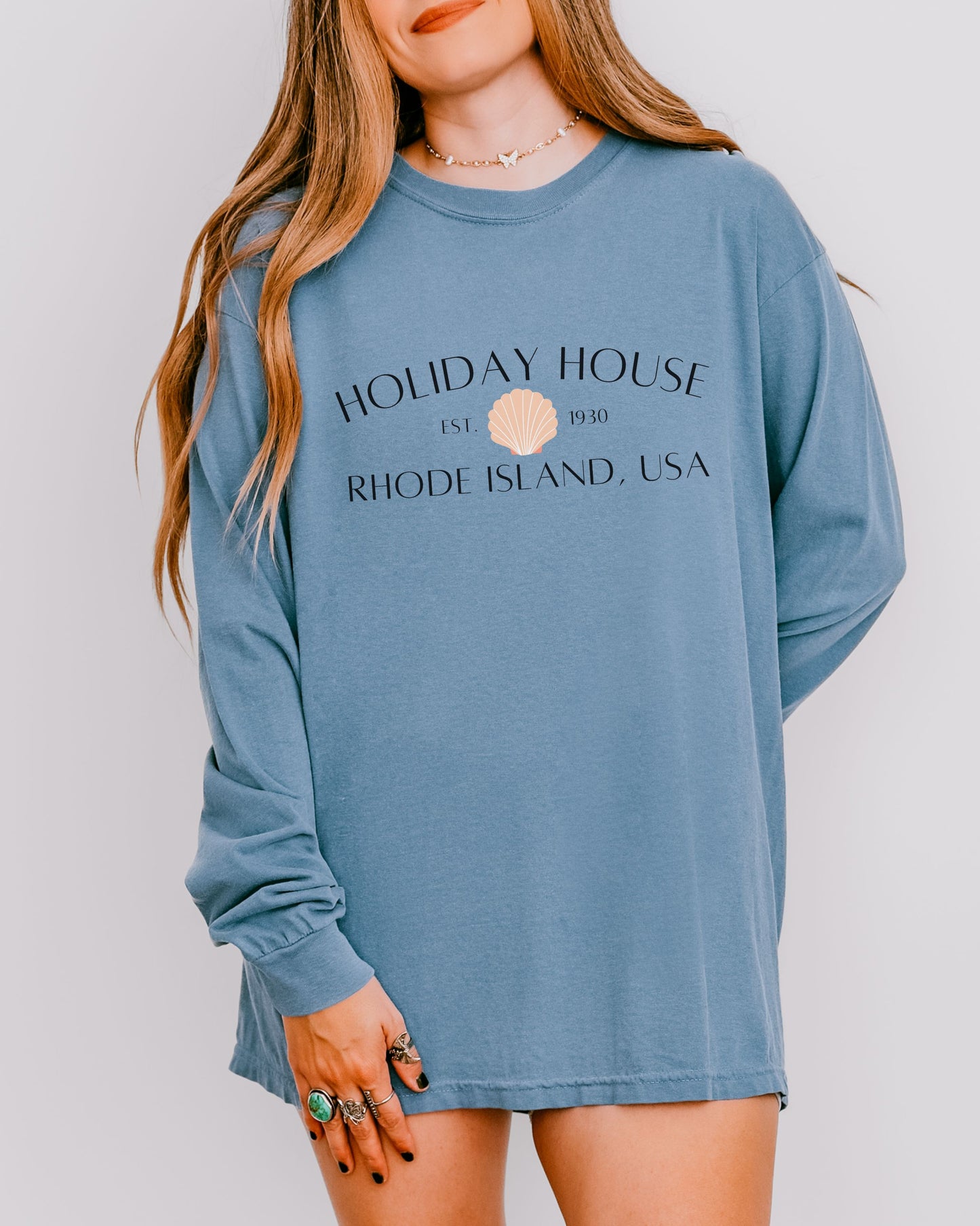 Holiday House Rhode Island Long Sleeve – Comfort Colors Coastal Seashell Tee