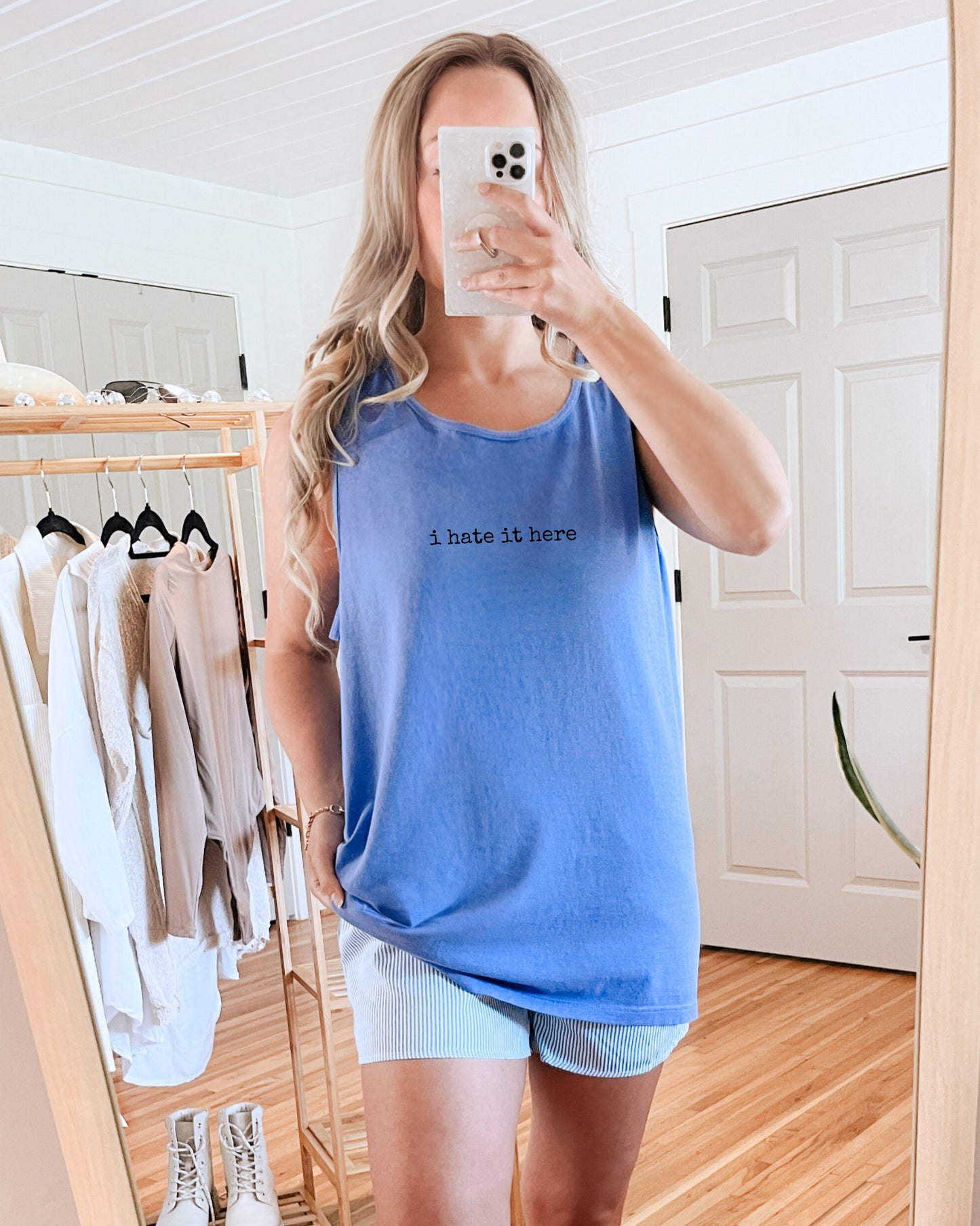 i hate it here Tank Top – Comfort Colors Unisex Minimalist Sarcastic Shirt