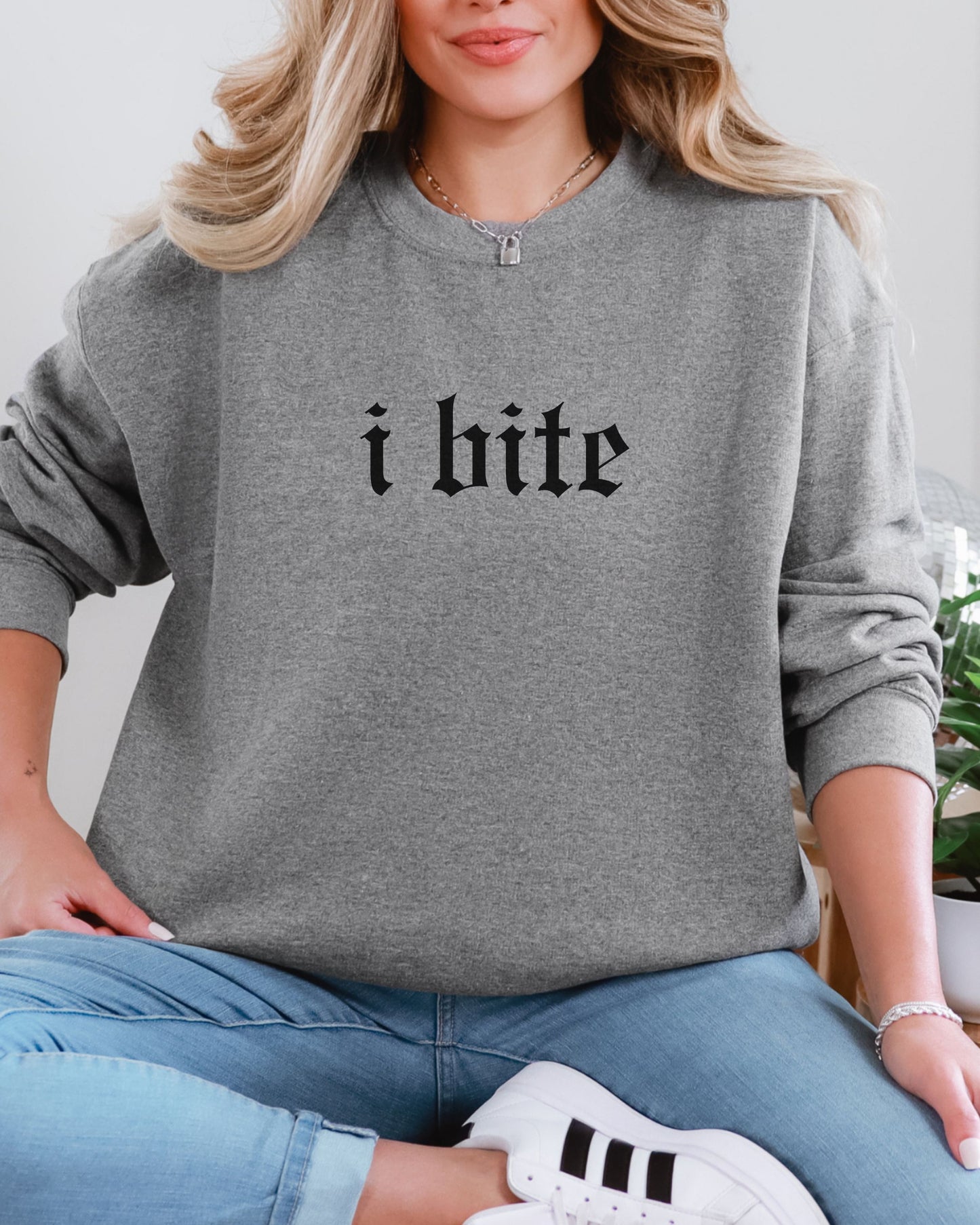 i bite sweatshirt – Gildan Gothic Sarcastic Crewneck Pullover