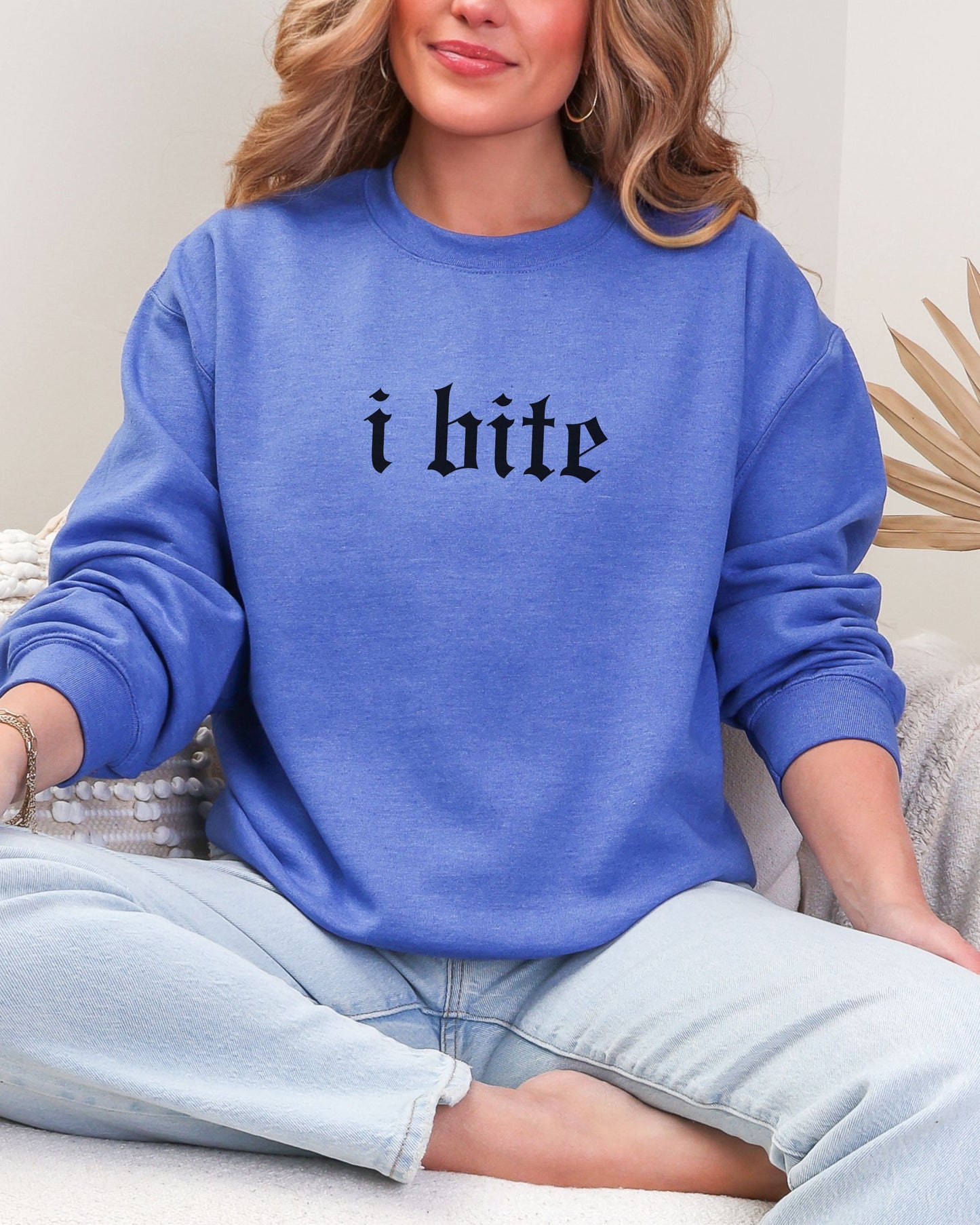 i bite sweatshirt – Gildan Gothic Sarcastic Crewneck Pullover