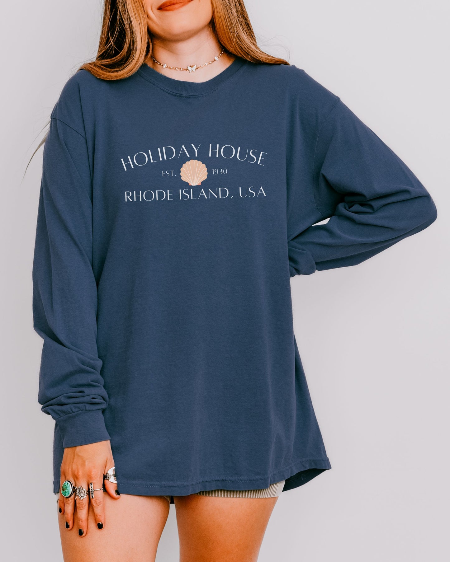 Holiday House Rhode Island Long Sleeve – Comfort Colors Coastal Seashell Tee