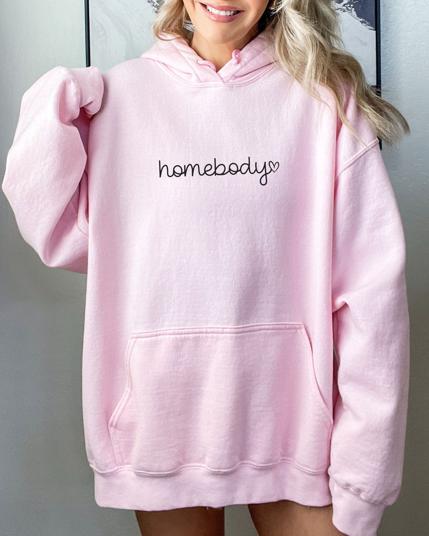 Homebody Hoodie – Cozy Gildan Minimalist Graphic Pullover