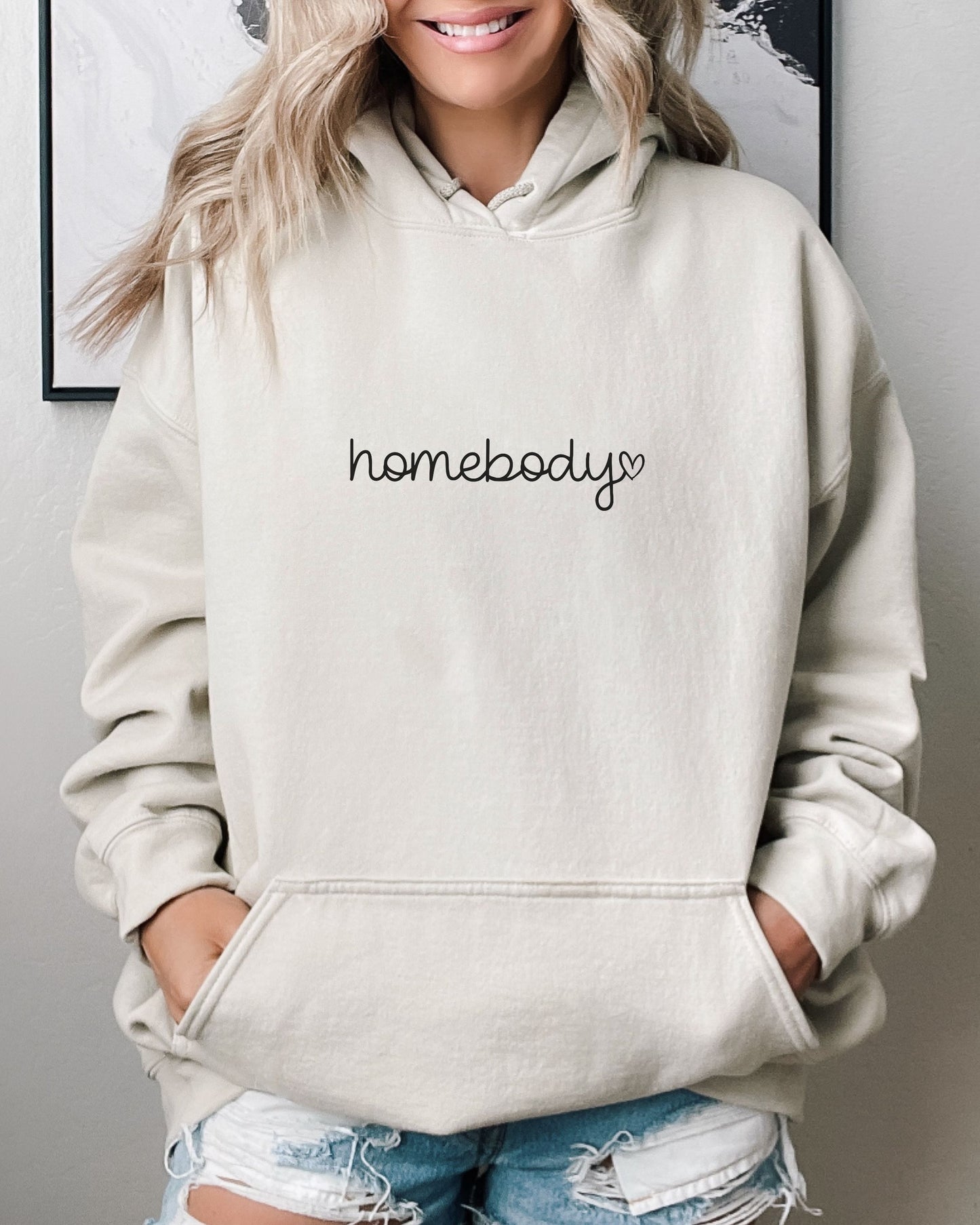 Homebody Hoodie – Cozy Gildan Minimalist Graphic Pullover