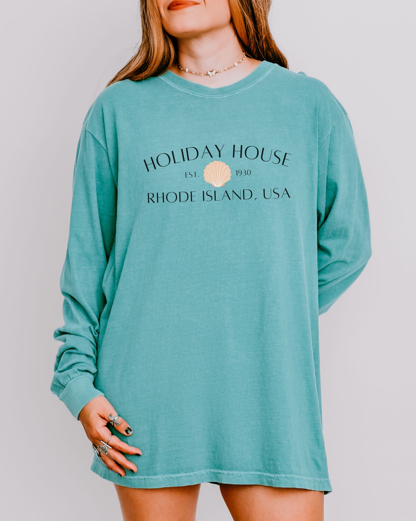 Holiday House Rhode Island Long Sleeve – Comfort Colors Coastal Seashell Tee
