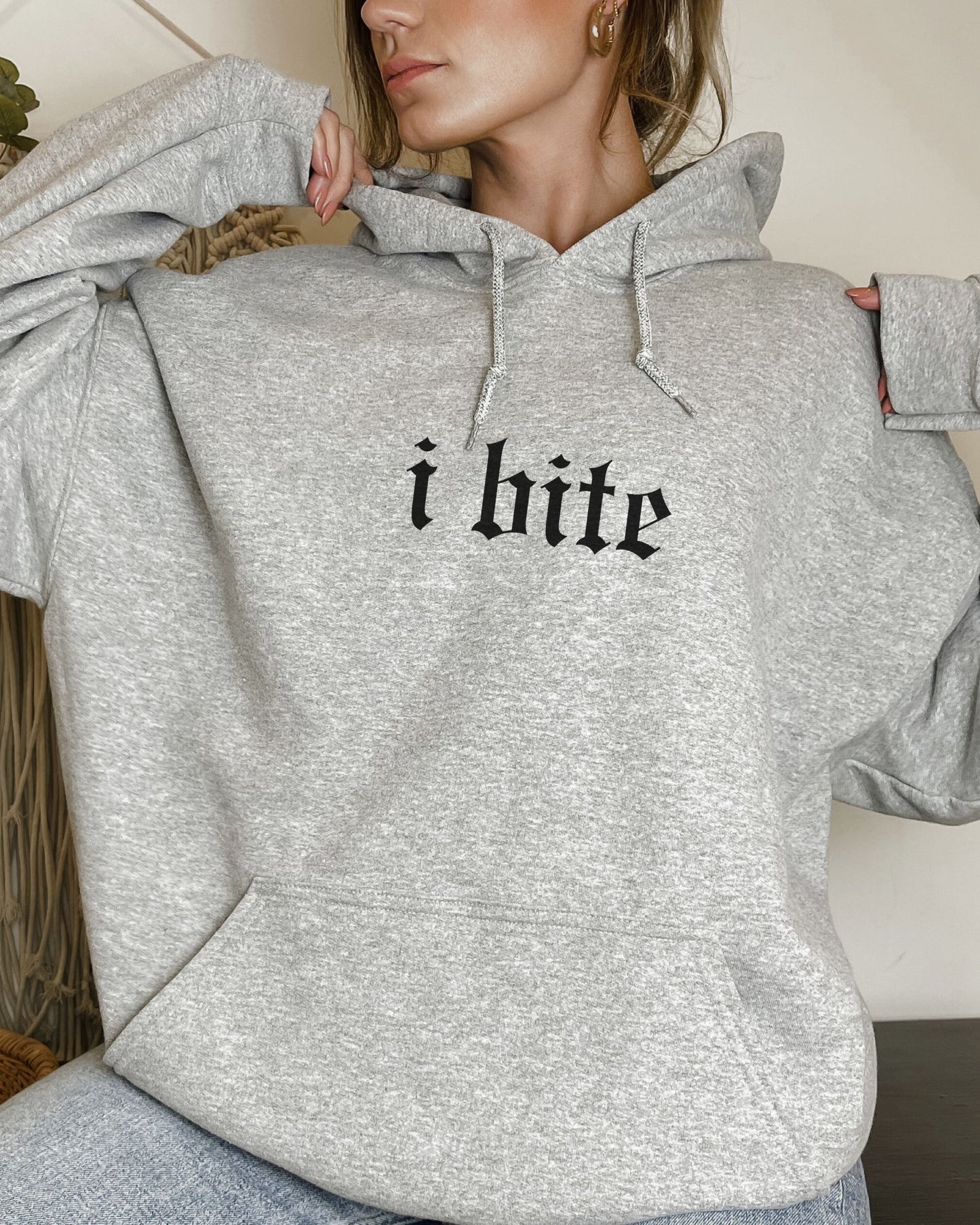 i bite hoodie – Gildan Gothic Sarcastic Pullover Sweatshirt