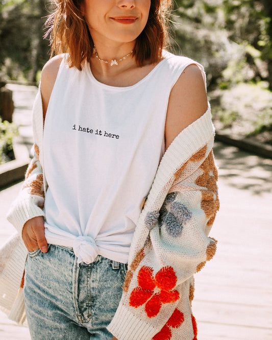 i hate it here Tank Top – Comfort Colors Unisex Minimalist Sarcastic Shirt