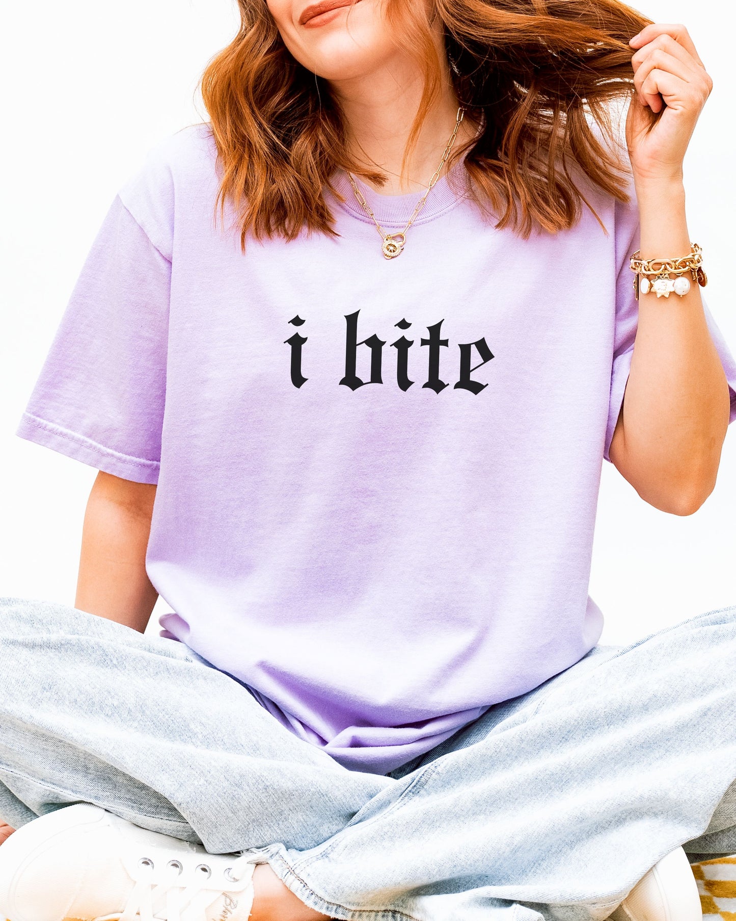 i bite t-shirt – Comfort Colors Gothic Engraved Style Graphic Tee