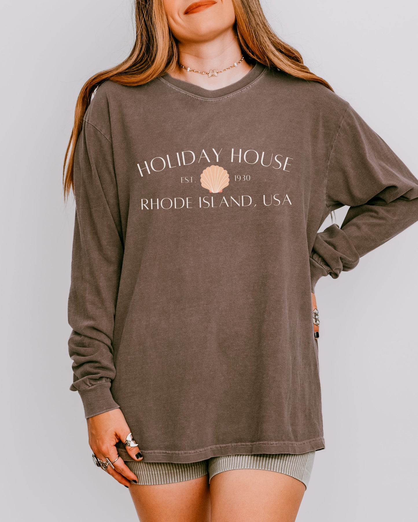 Holiday House Rhode Island Long Sleeve – Comfort Colors Coastal Seashell Tee